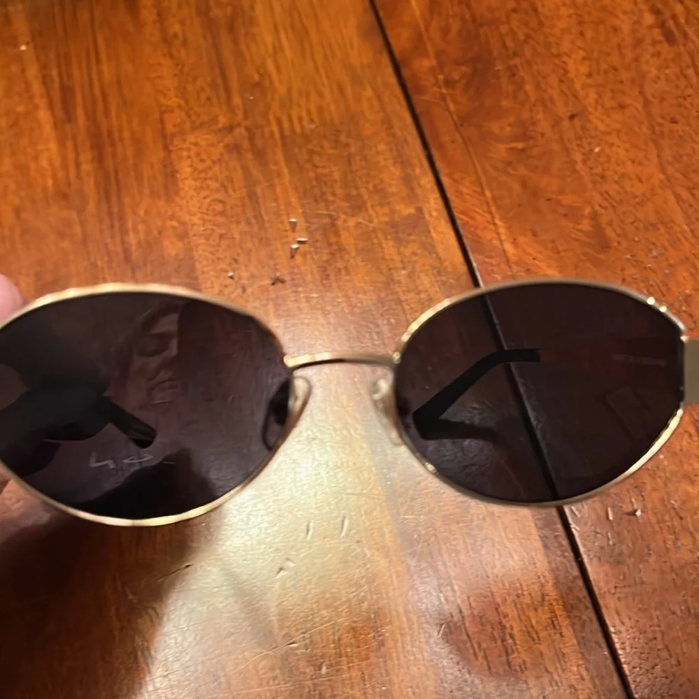 NIB Sojos Retro Oval Gold Trim Sunglasses with Dark Lenses unisex